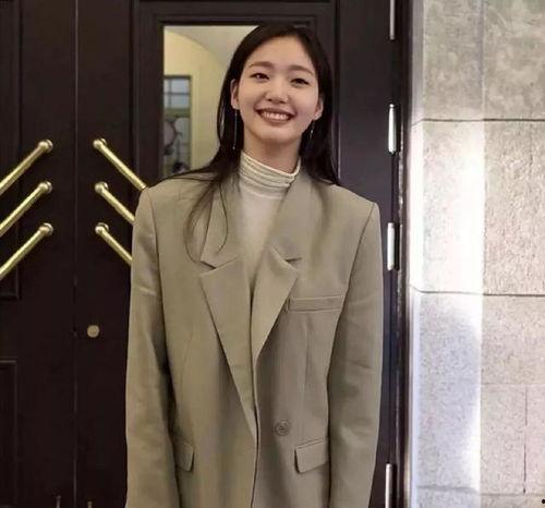 金高银生活照,揭秘韩国女神的日常魅力