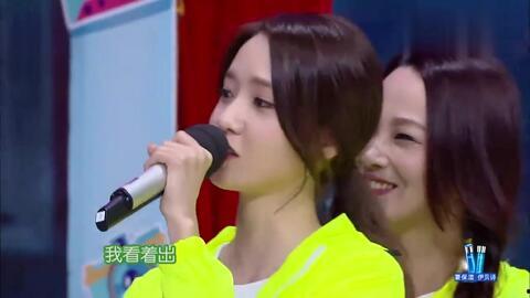 表情包娇羞的笑,心动瞬间