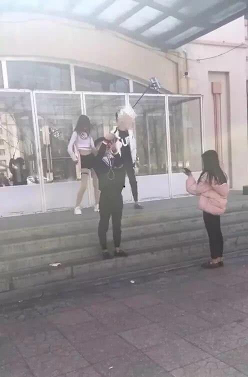 网红跳社会摇被打,社会摇文化引发争议